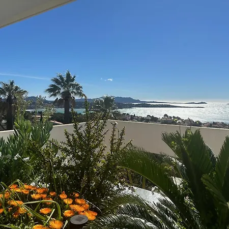 Superbe T2 44m2 - Grande Terrasse Vue Panoramique Exceptionnelle Piscine - Parking * Bandol